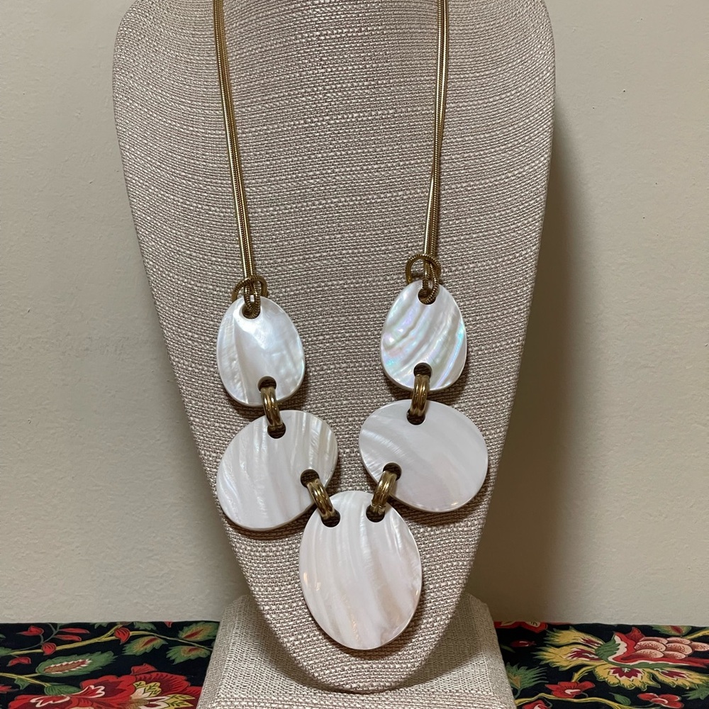 RUNWAY 2010 SHOWSTOOPER Mother Of Pearl  DISC NECKLACE KARA